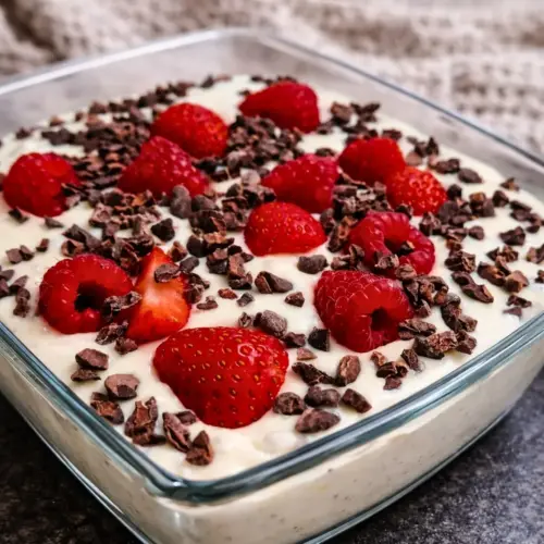 Kokos Quark-Creme mit Erdbeeren und Himbeeren