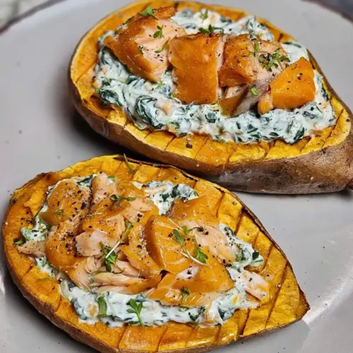 Süßkartoffel gefüllt mit Lachs, Spinat und Frischkäse