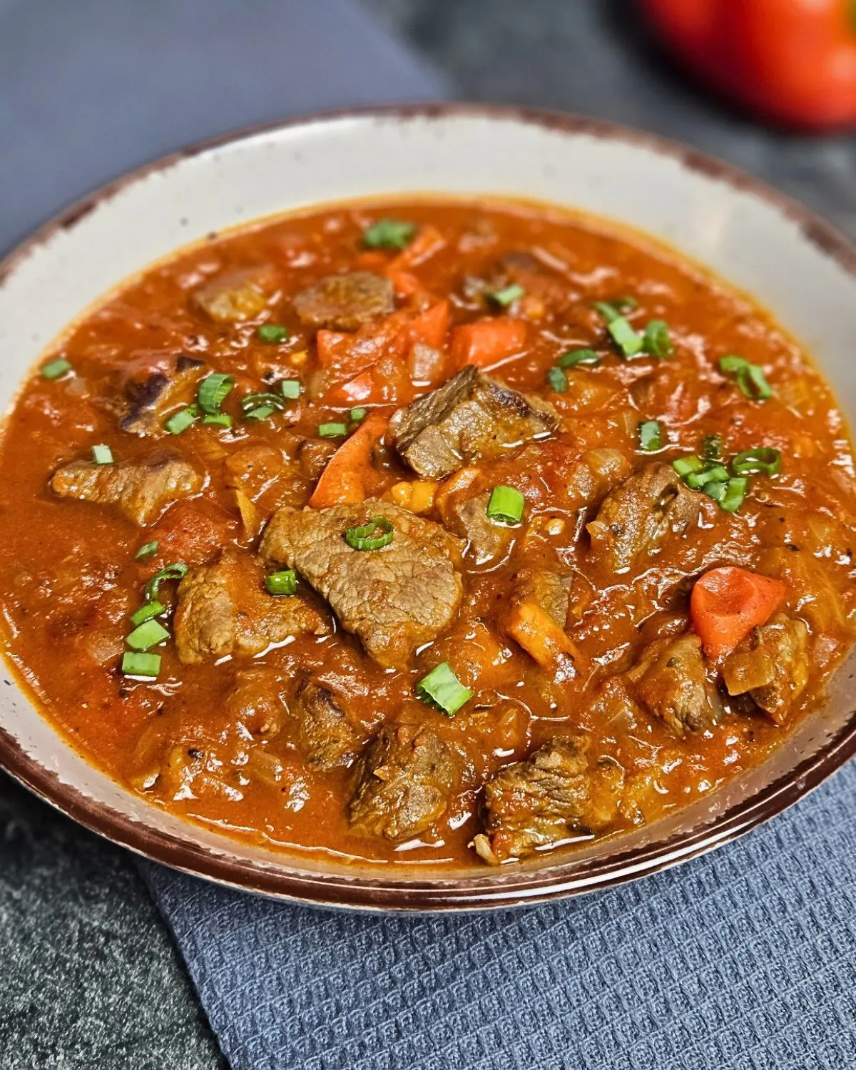 Einfaches Paprikagulasch - perfekt zum Meal Prep